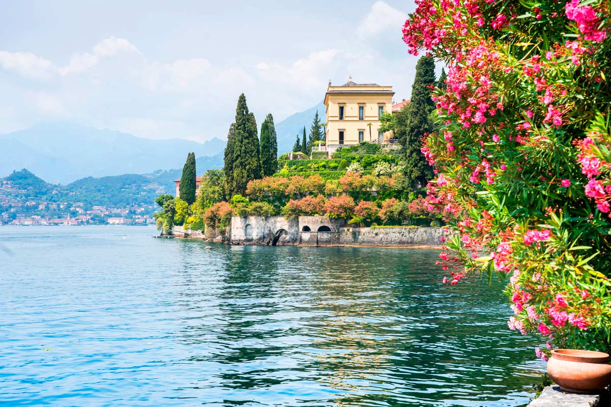 discover Villa Cipressi Varenna on Como Lake discover Villa Cipressi Varenna on Como Lake