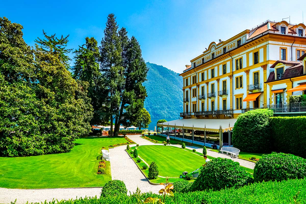 discover Villa d'Este on Como Lake discover Villa d'Este on Como Lake