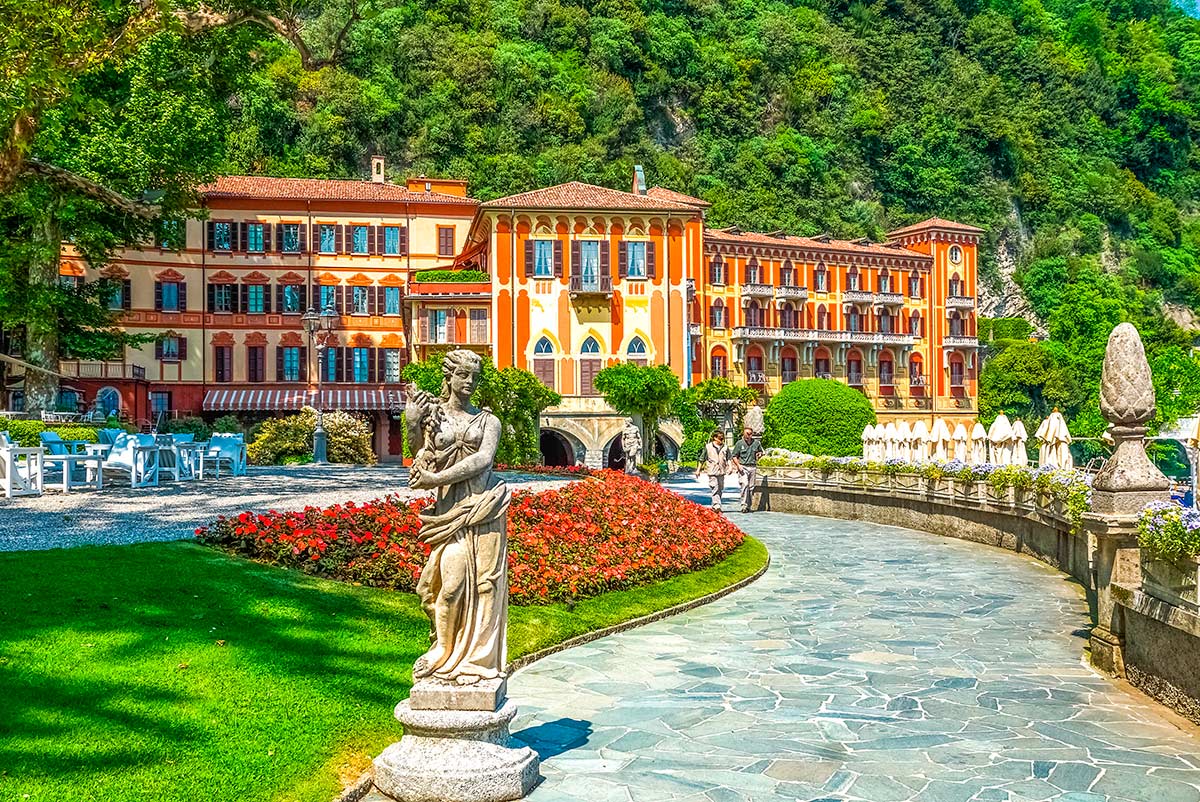 discover Villa d'Este on Como Lake discover Villa d'Este on Como Lake