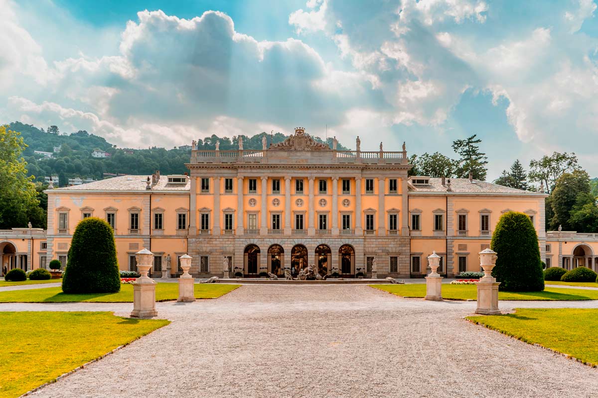 discover Villa Olmo on Como Lake discover Villa Olmo on Como Lake