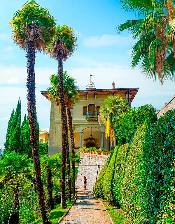 visit Villa Monastero's botanical Gearden